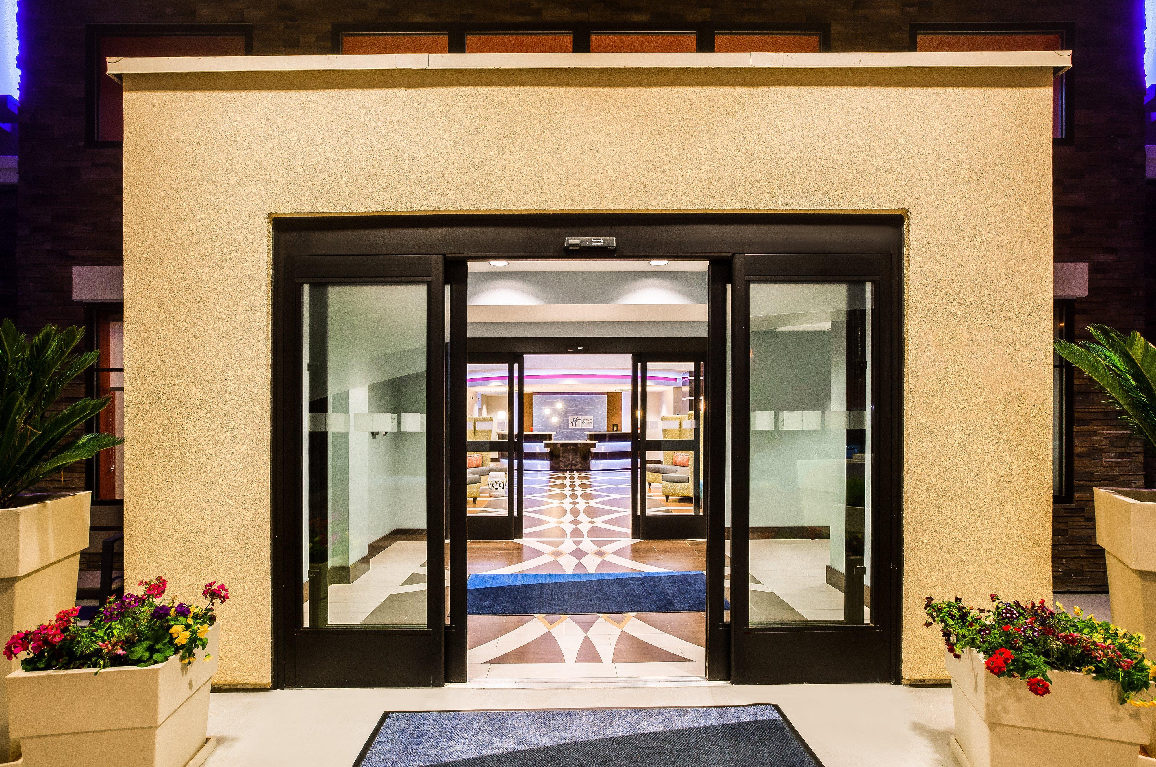 Holiday Inn Express & Suites Eureka By Ihg Exteriör bild