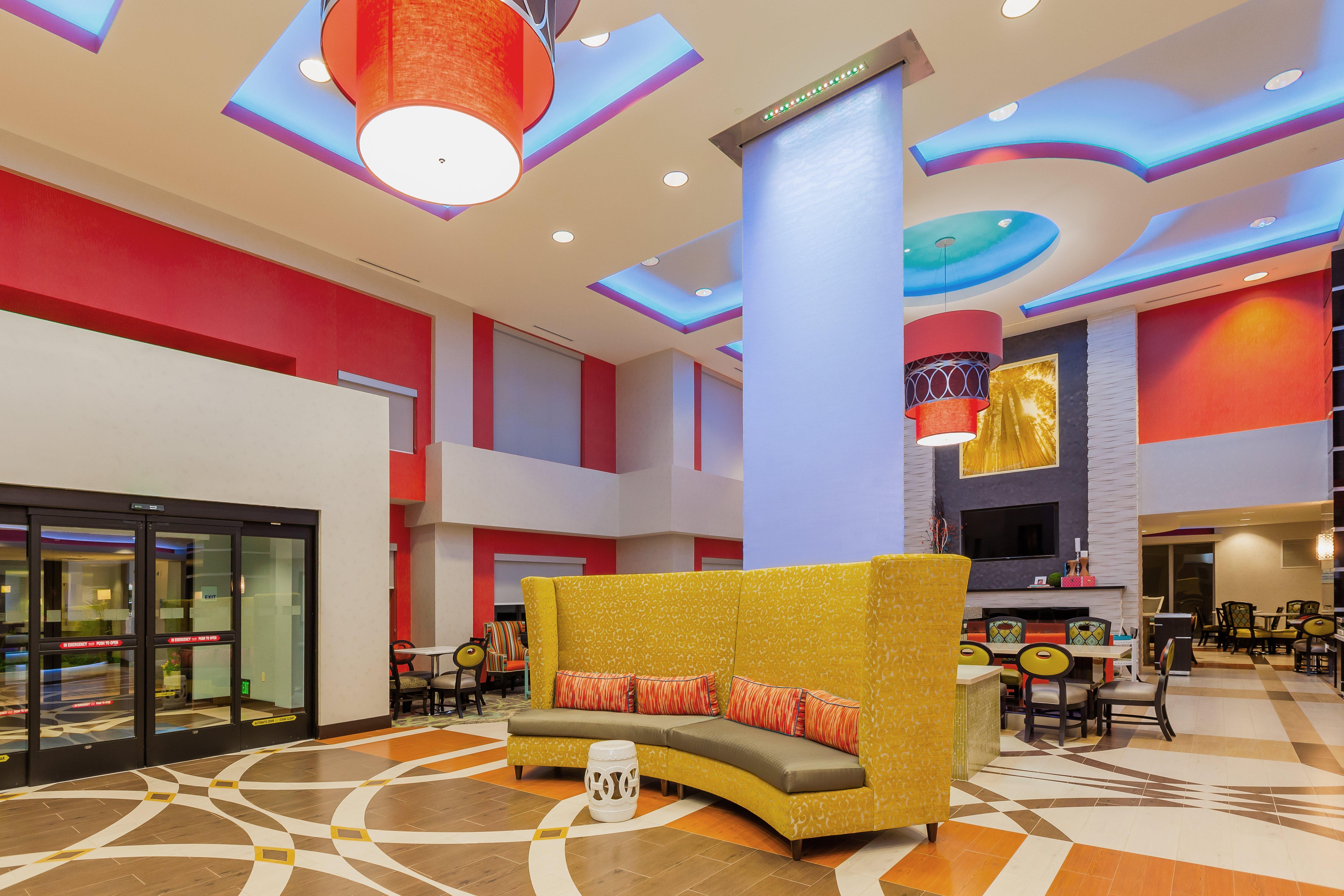 Holiday Inn Express & Suites Eureka By Ihg Exteriör bild